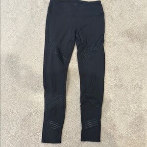 ALO Yoga Black Leggings with Textured Accents